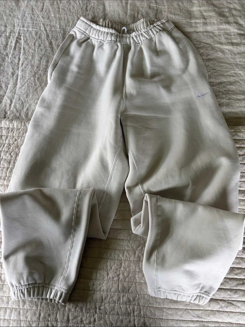 Nike men’s solo swoosh fleece pants